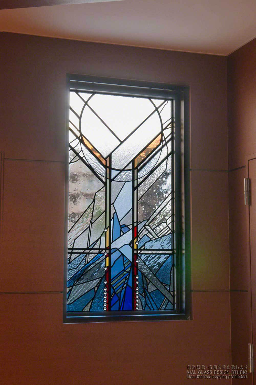 ステンドグラス施工例滋賀県大津市階段踊り場