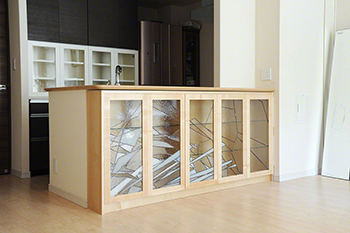 サイドボードの扉に施工したステンドグラス