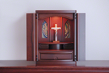 家庭祭壇に取りつけたステンドグラス
